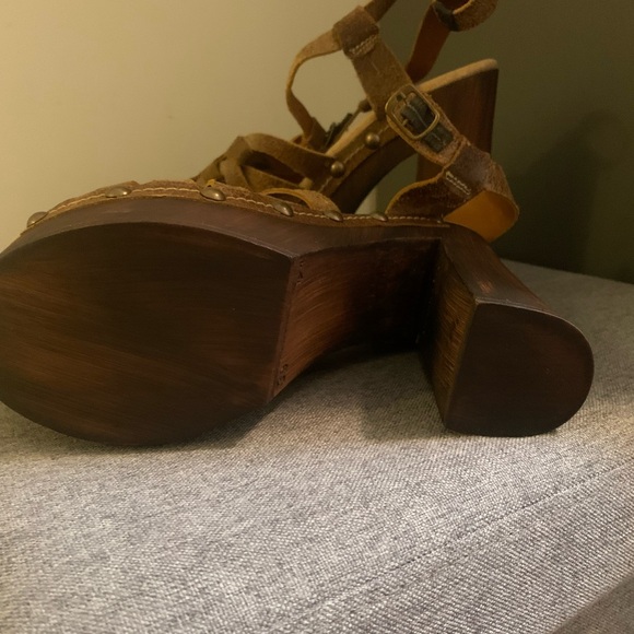 Sbicca Burgundy Platform Sandals - Picture 5 of 6